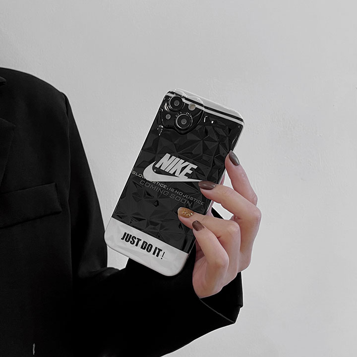 iphone 15 ultra カバー adidas風 